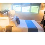 Renu Suites At The Burlington Portland