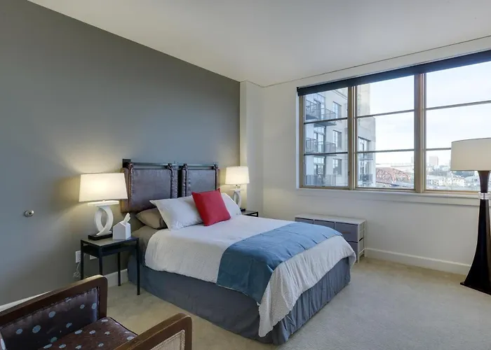 Renu Suites At The Burlington Portland