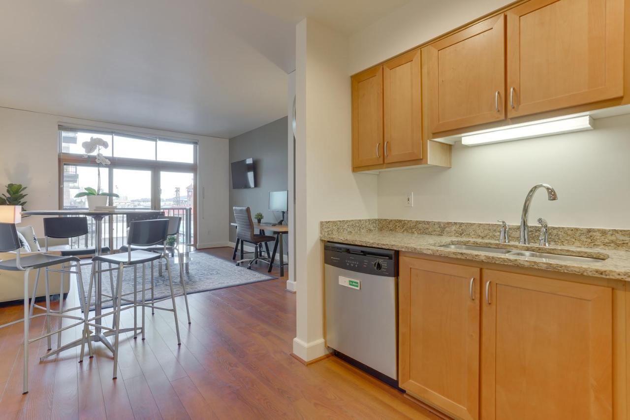 Renu At The Burlington Apartment *